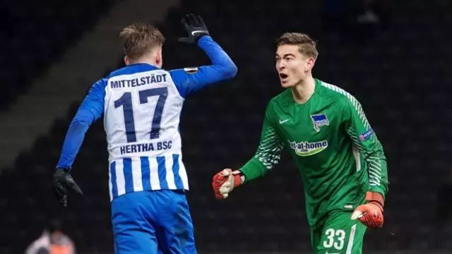  柏林赫塔年轻门将神扑保平局不败  