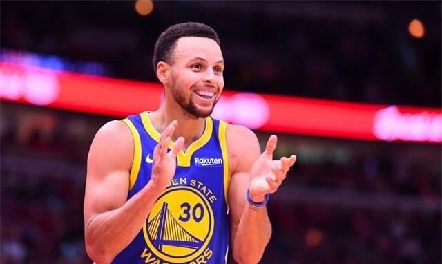  库里三分雨倾盆勇士客场大胜国王重返前六